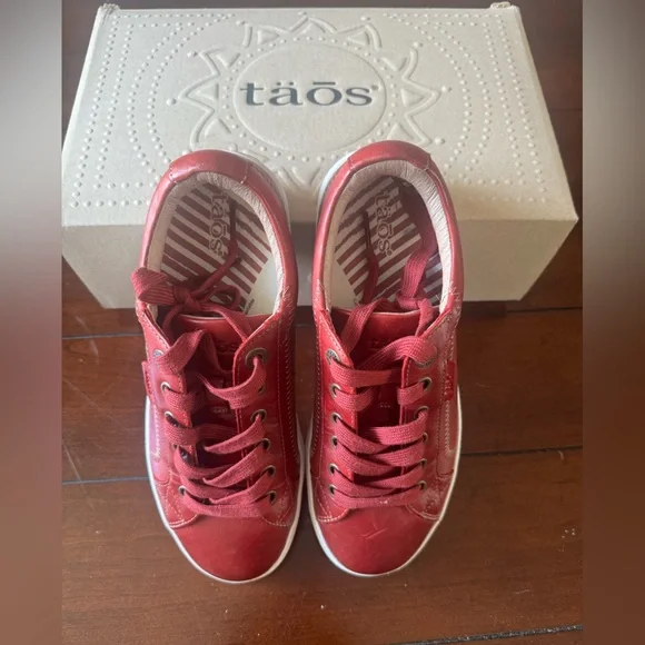 Taos Plim Soul Lux PLX-13994A Women's US 6.5 Red Leather Athletic Sneaker Shoes - Picture 2 of 9